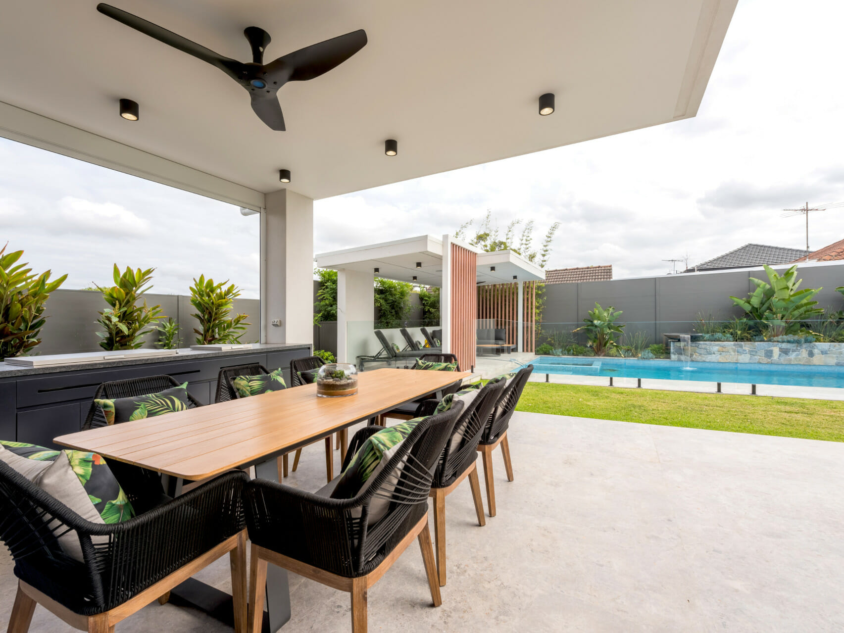 Modern Outdoor Furniture – Design Trend | ModularWalls