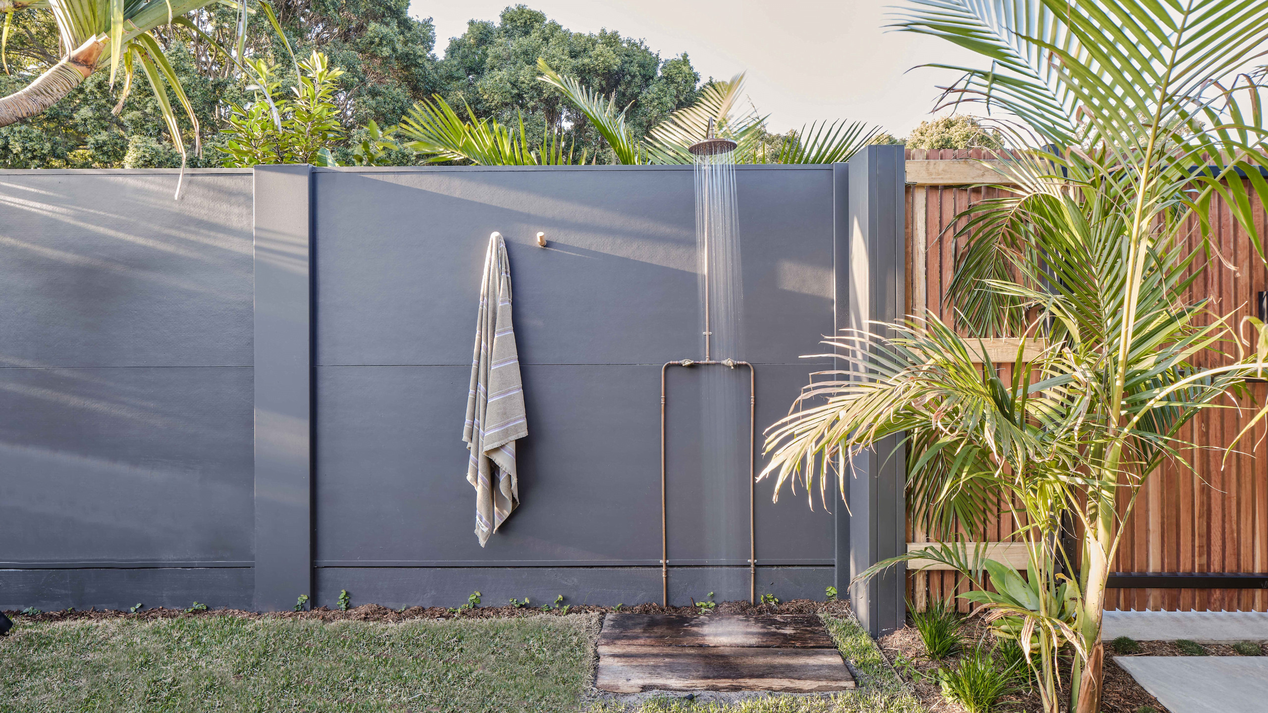 VogueWall with outdoor shower - The Designory