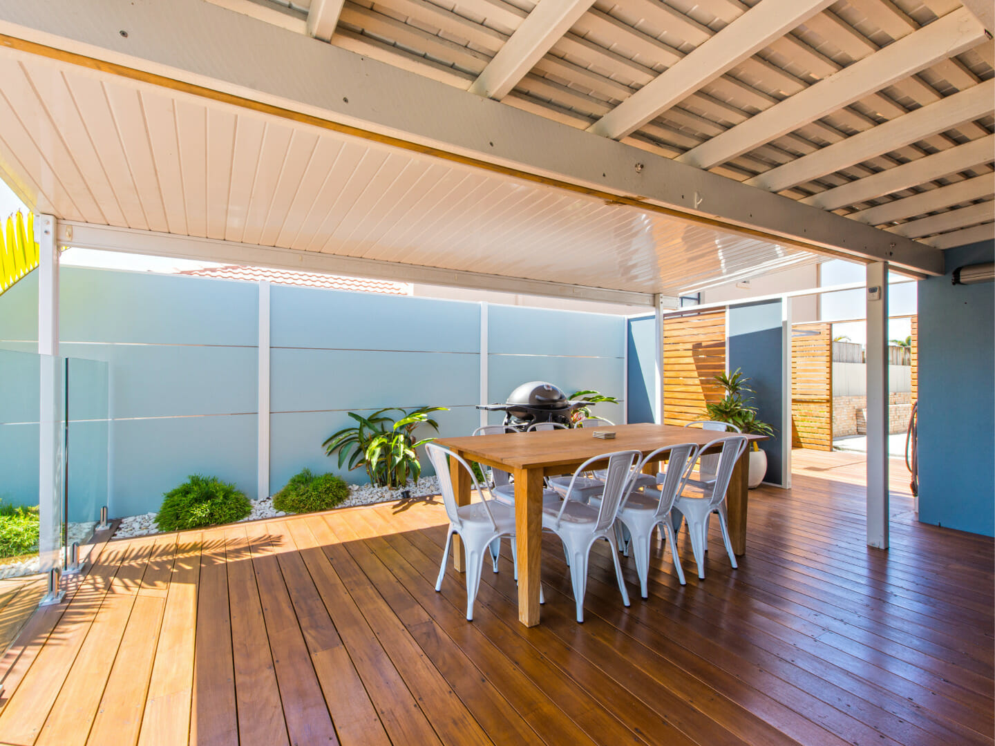 Feature Fencing — Design Trend | ModularWalls