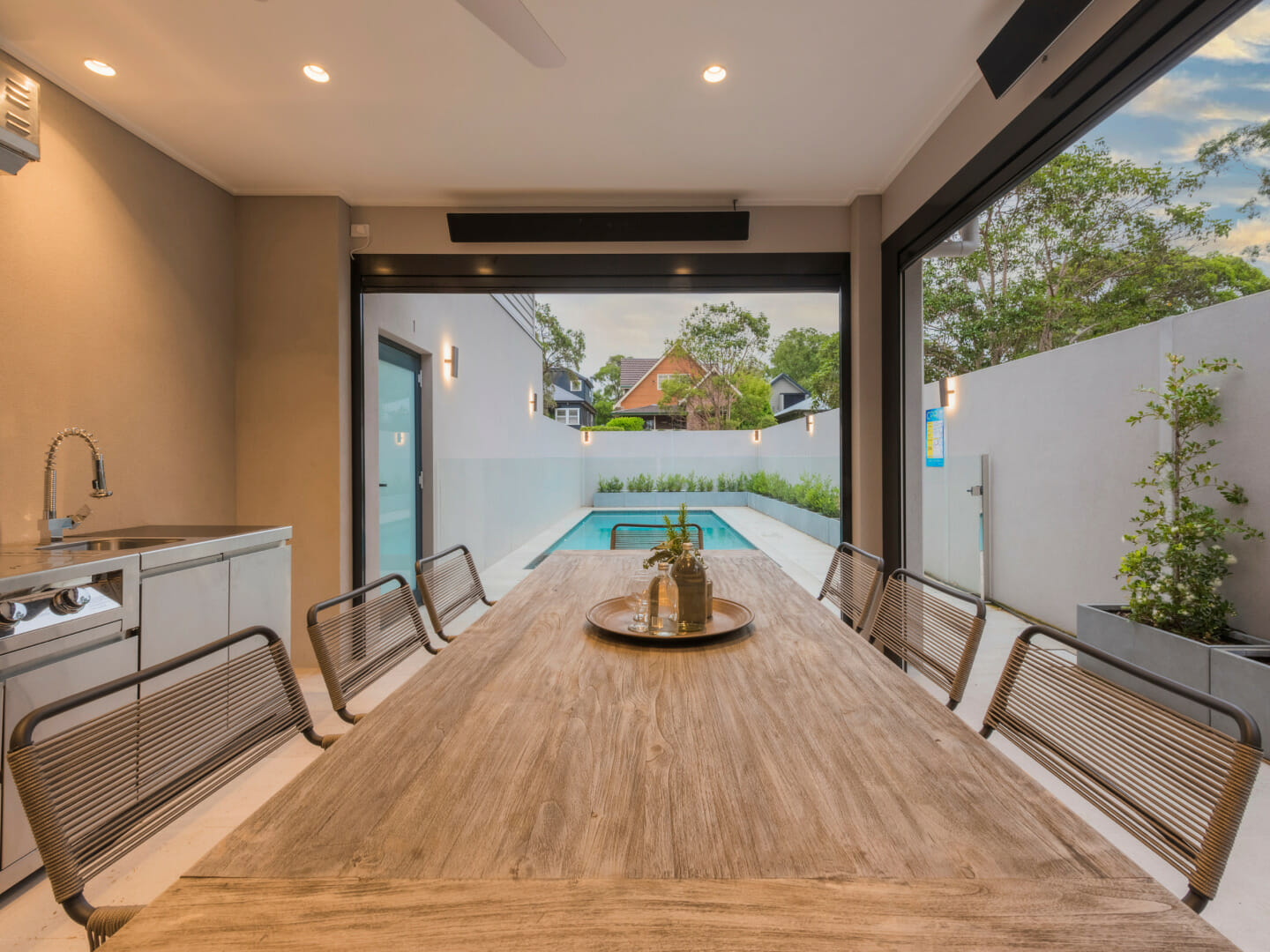 Outdoor Entertaining Area Design Tips | ModularWalls