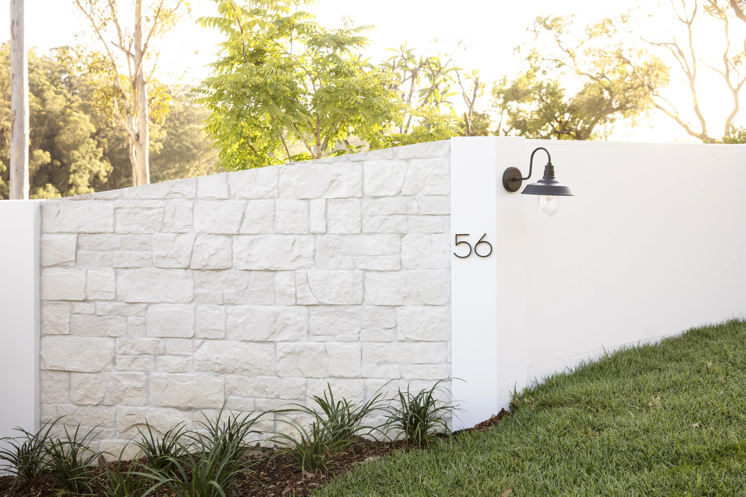 Outdoor Feature Walls: Three Birds Renovations House 13 - Front Entrance using EstateWall