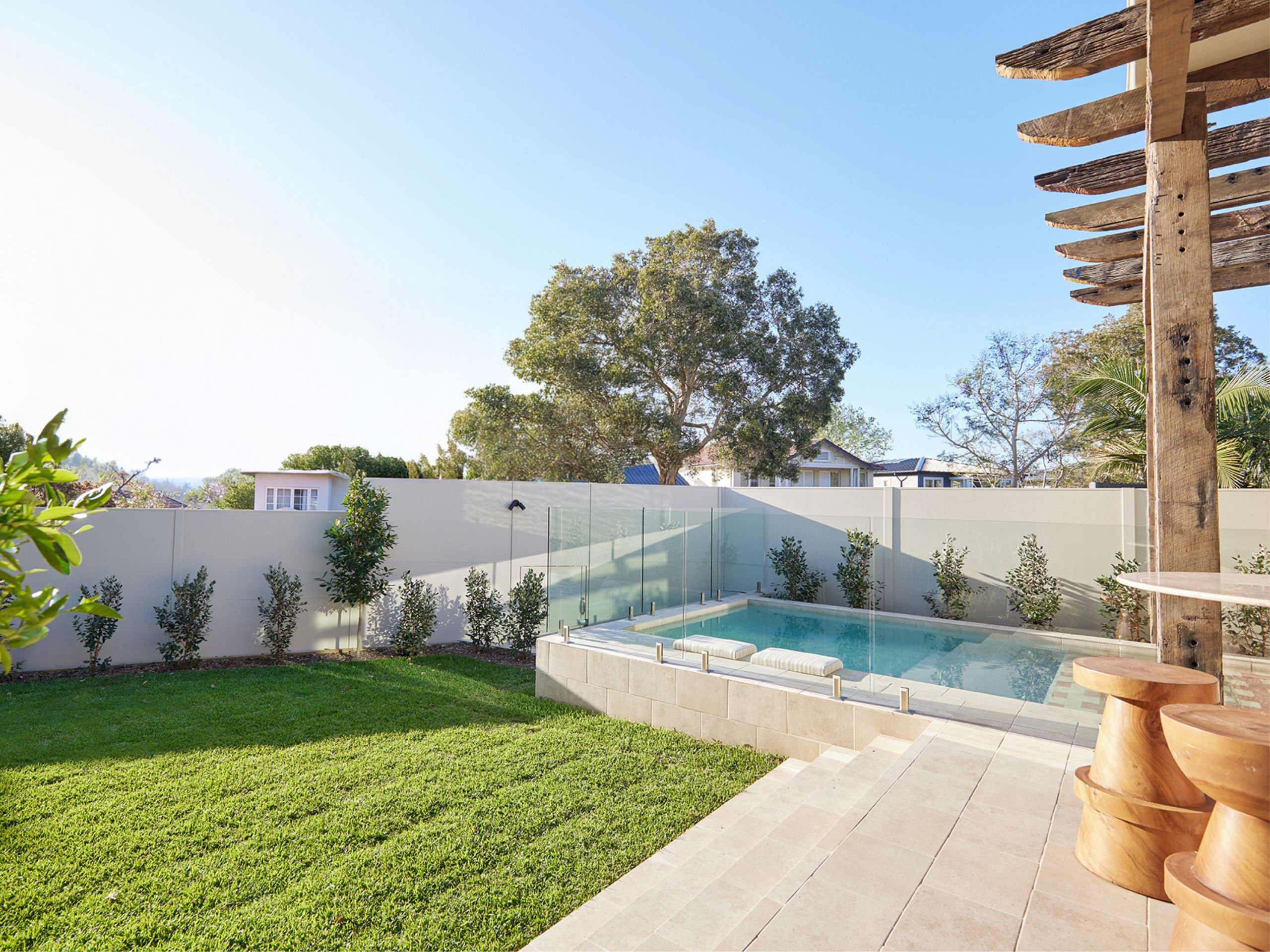 TrendWall backyard for Three Birds House 17