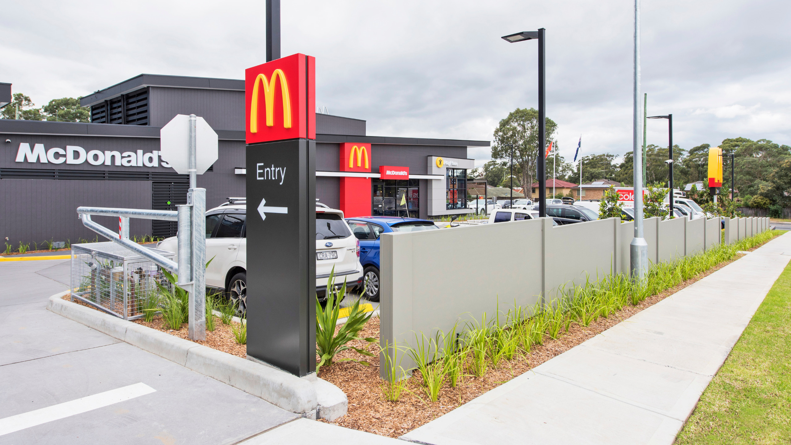 VogueWall offers stylish front wall with rapid installation for new McDonald’s restaurant