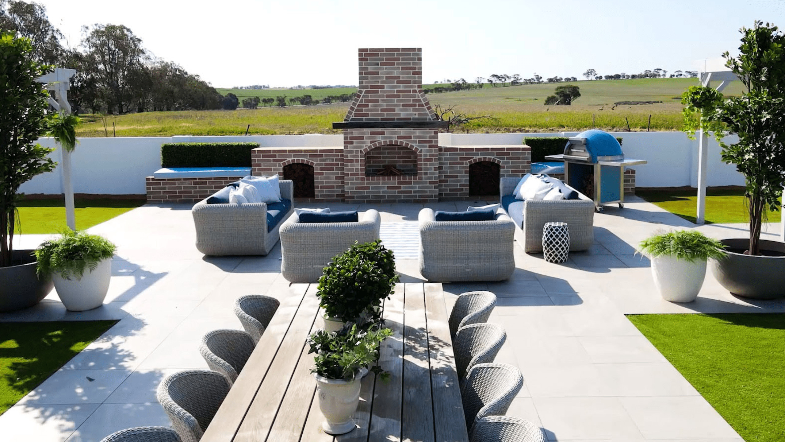 EstateWall Outdoor Fireplaces