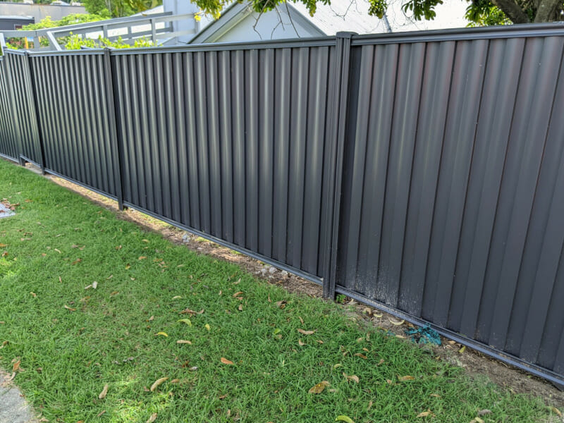 10 different types of fencing - Metal Fencing