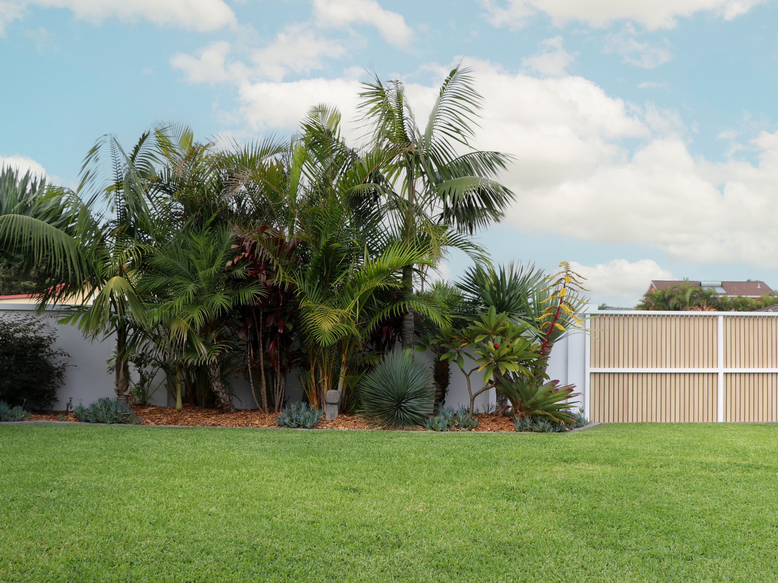 EstateWall creates a private front yard