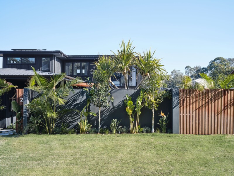 VogueWall front wall - The Designory Barefoot Bay Villa