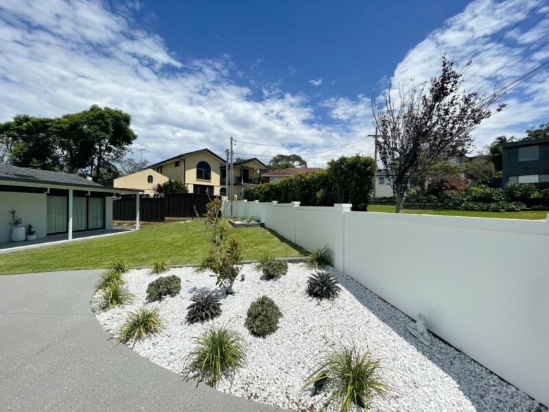 VogueWall front wall with externall wall capping and post tops