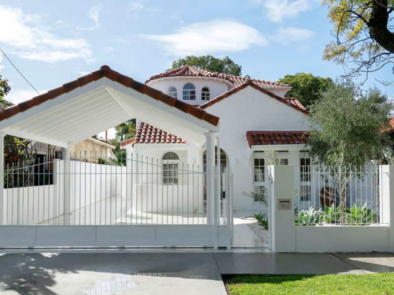 Create a striking fence or wall with our guide to contemporary fence design