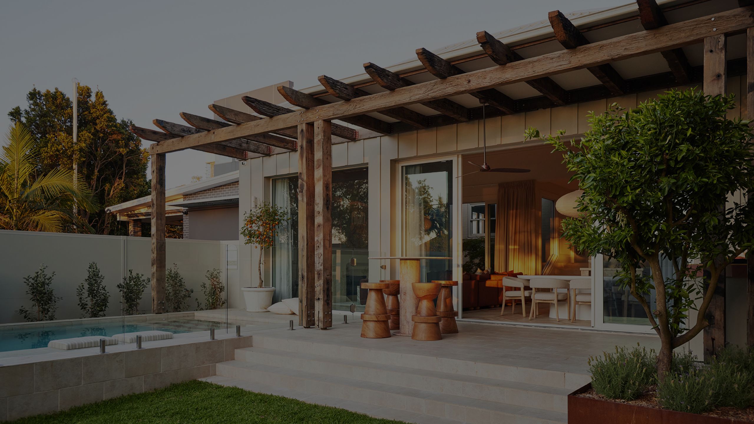 Threebirds House 17 Backyard TrendWall