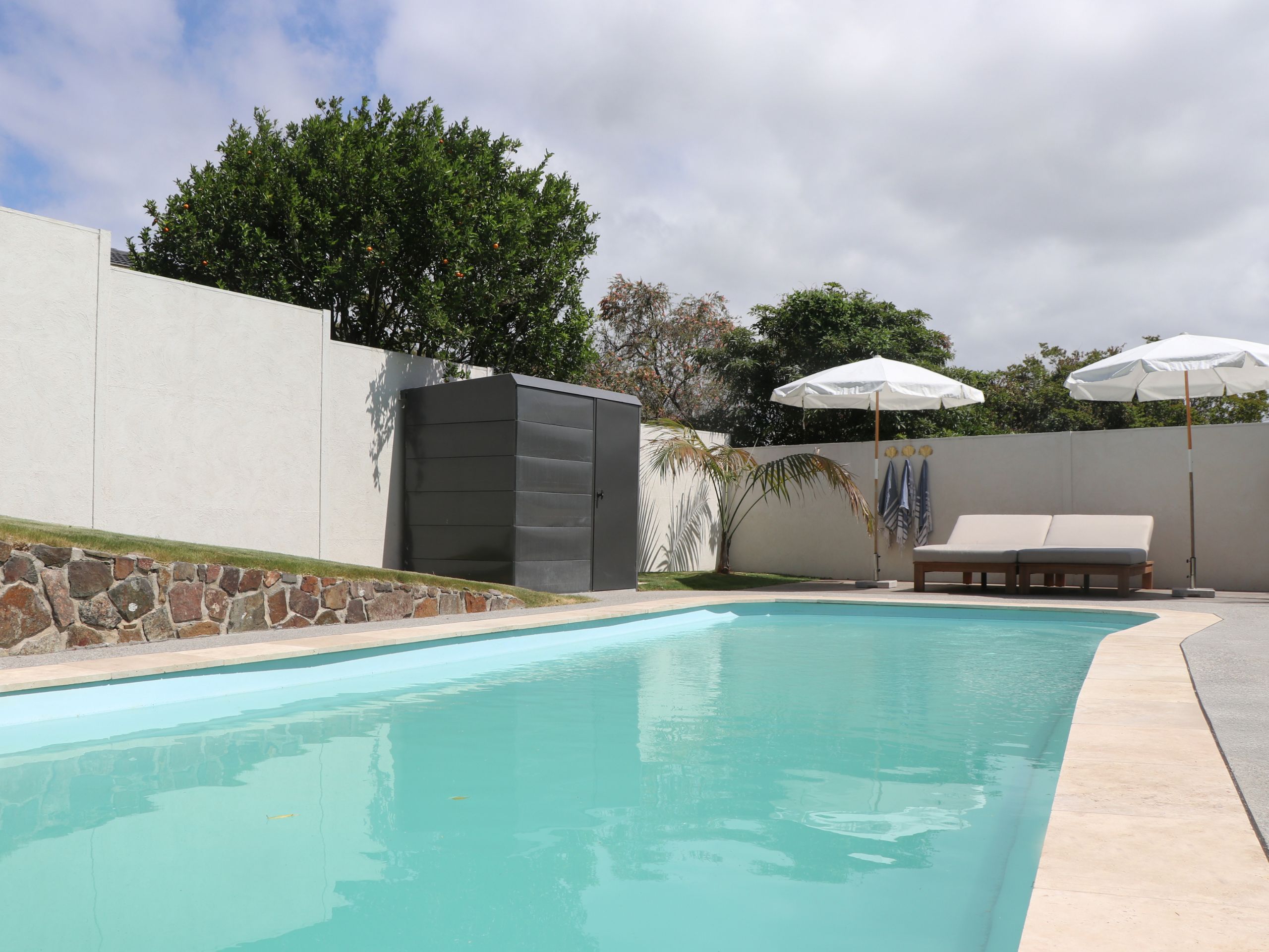 TrendWall pool wall in a coastal haven