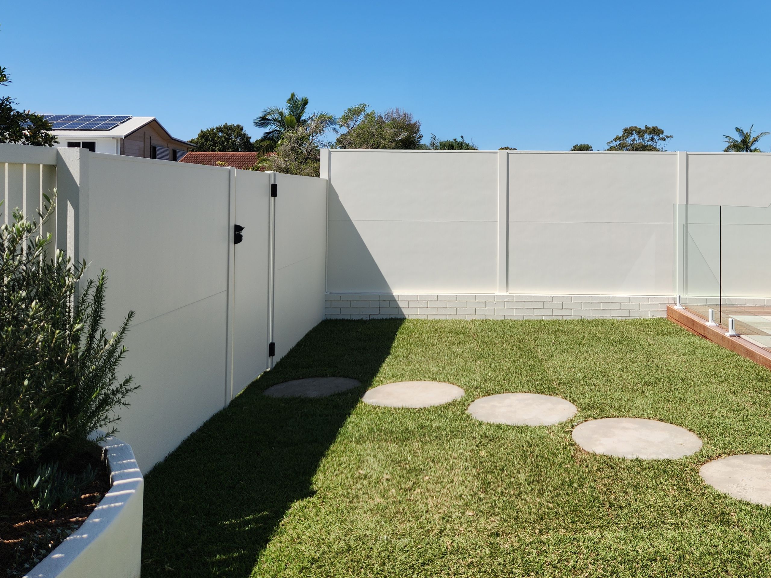 Kingy Cottage Boundary Walls