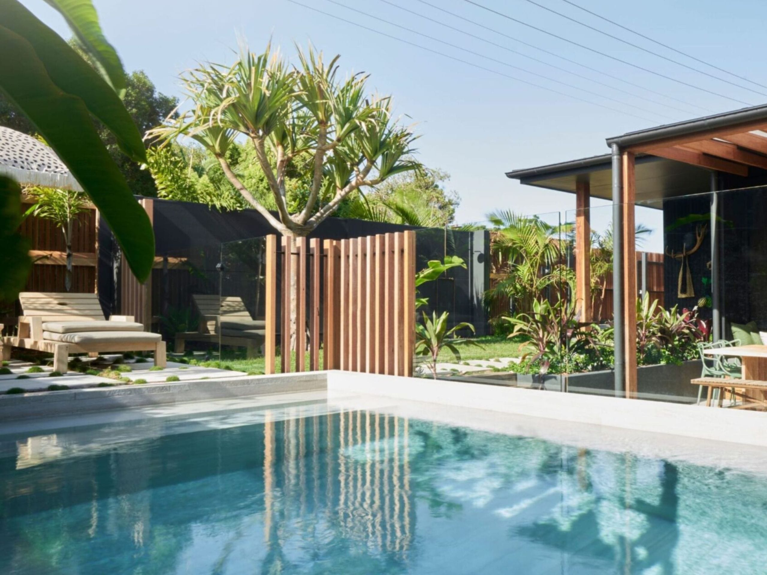 ModularWalls provide BAL compliant walls and fences that help to overcome potential environmental challenges