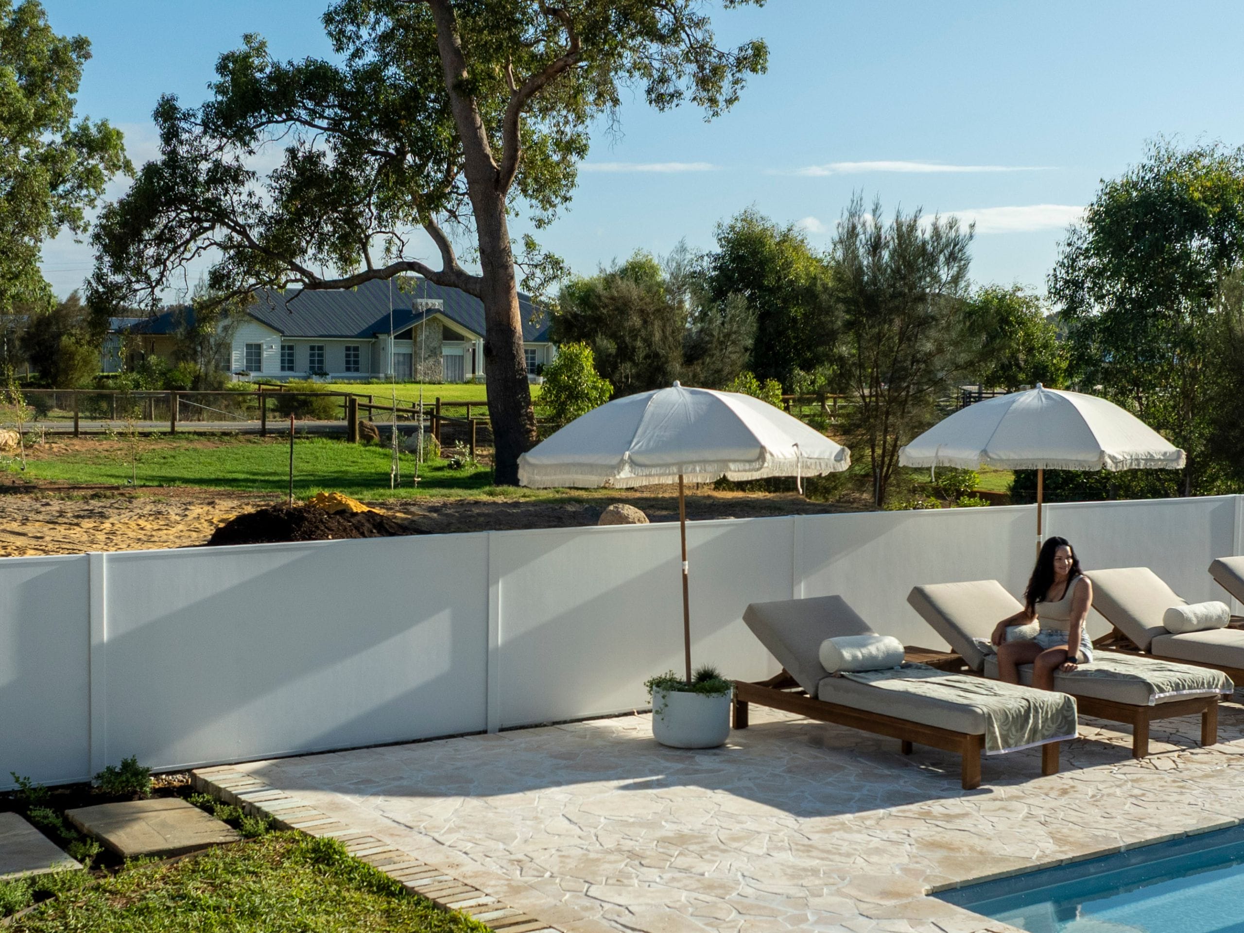 Creating a space for relaxation and enjoyment was easier than ever with ModularWalls 