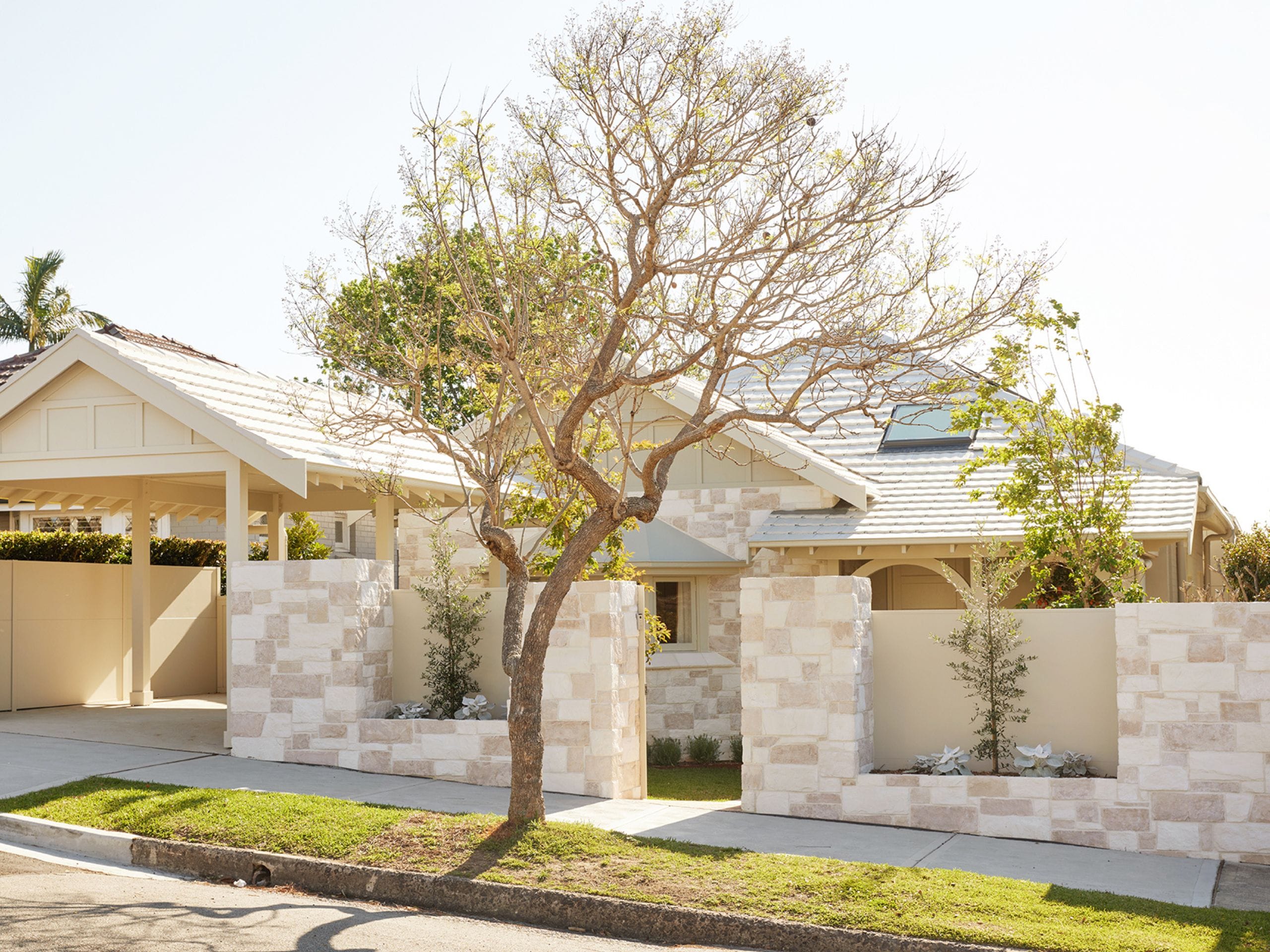 Discover the top front yard fence ideas