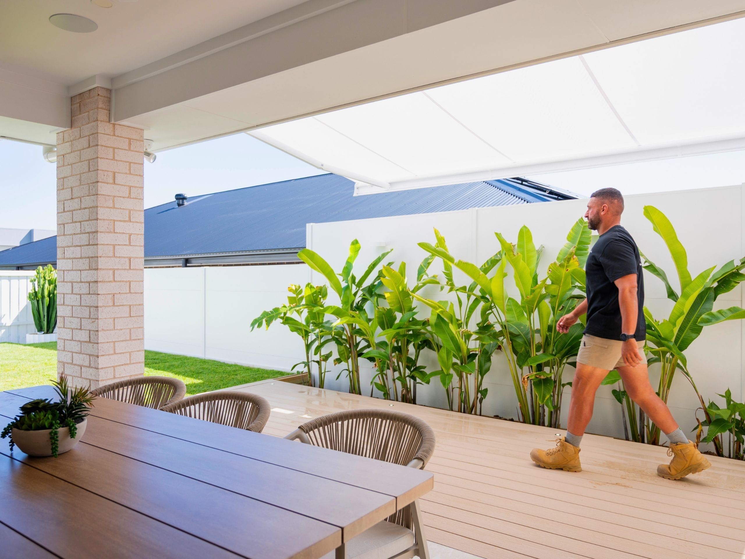 The project demonstrates how the right outdoor privacy screen can do much more than create separation from neighbouring properties.