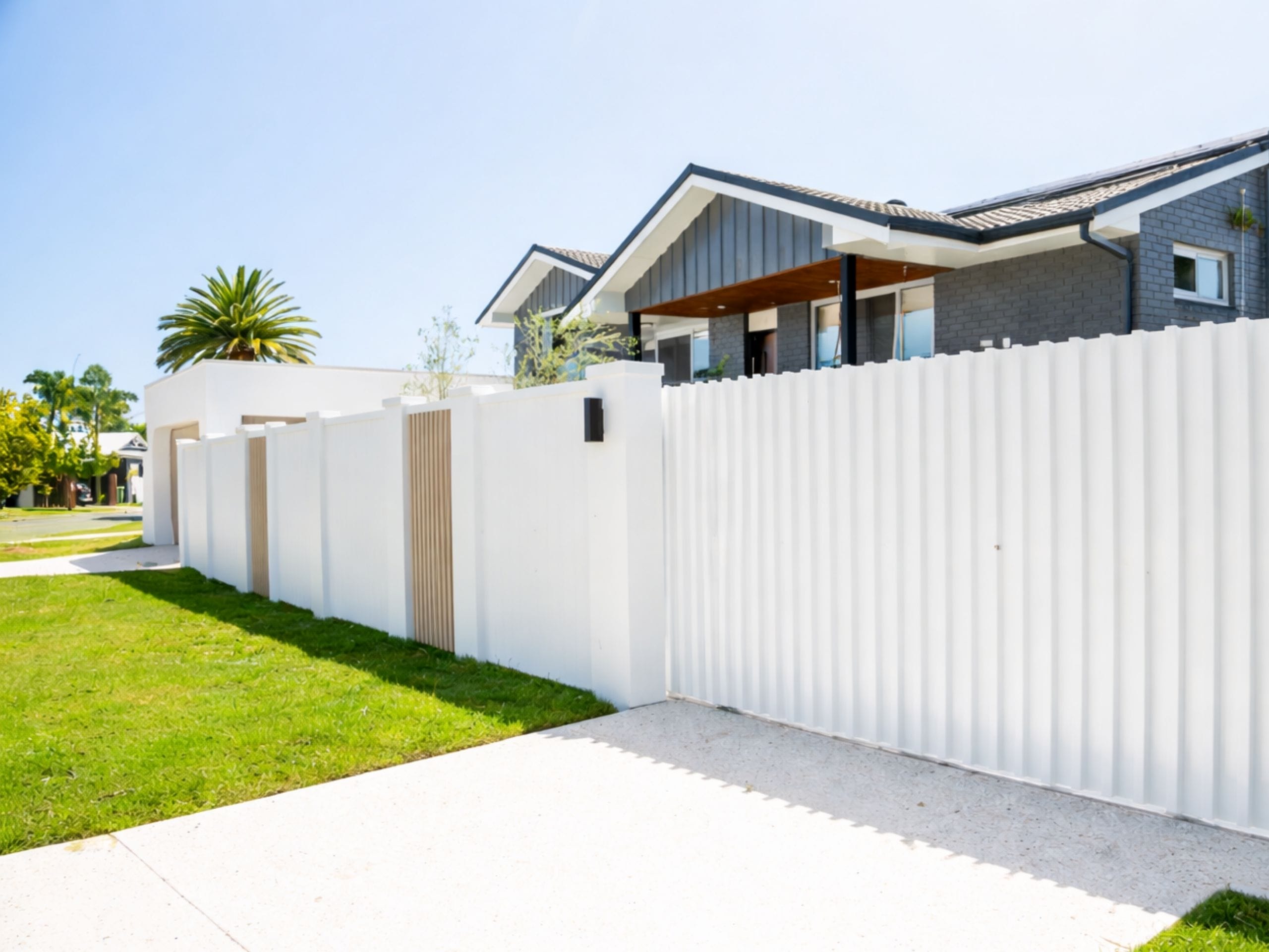 ModularWalls is the ideal front fence to make a statement