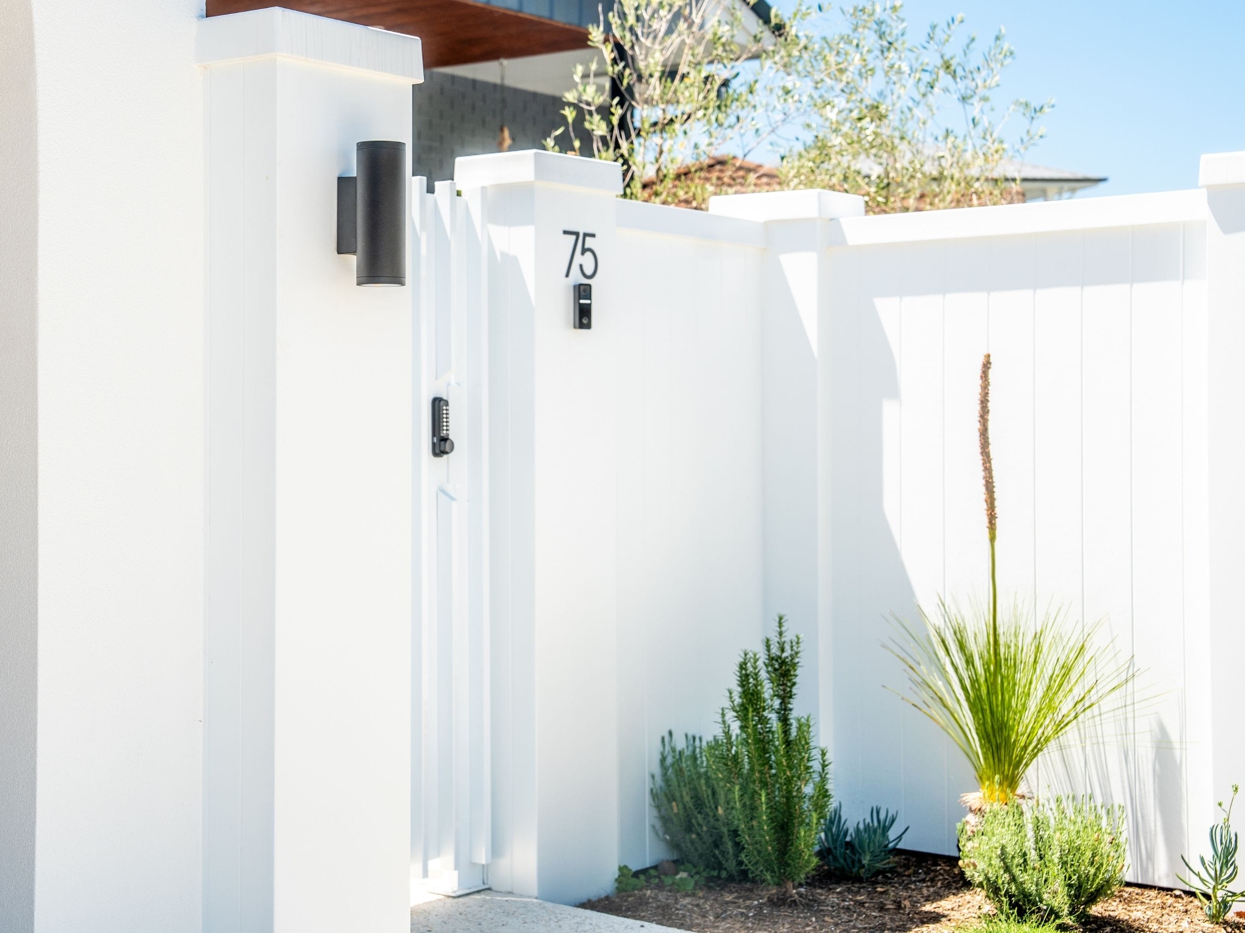 Looking for a designer coastal fence? ModularWalls EstateWall is the place to start