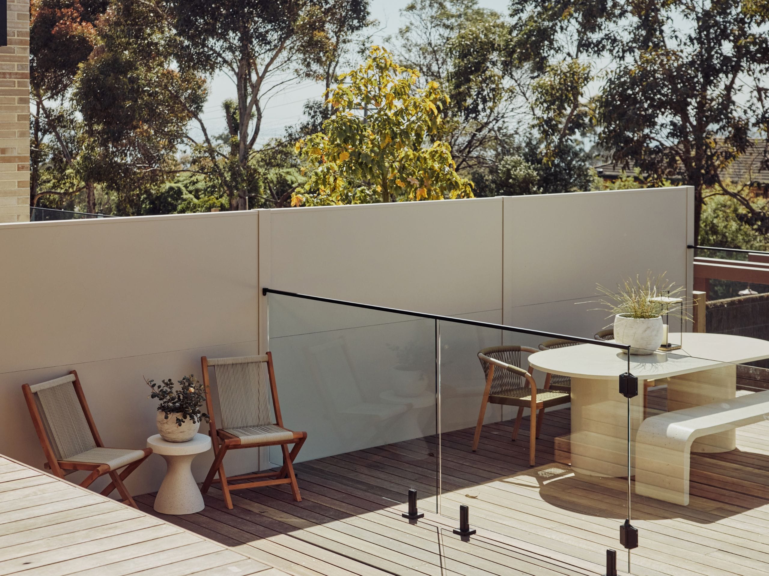 The five Block homes needed walls for both boundaries and poolside areas. Using TrendWall across these spaces brings a consistent look to the outdoor design. 